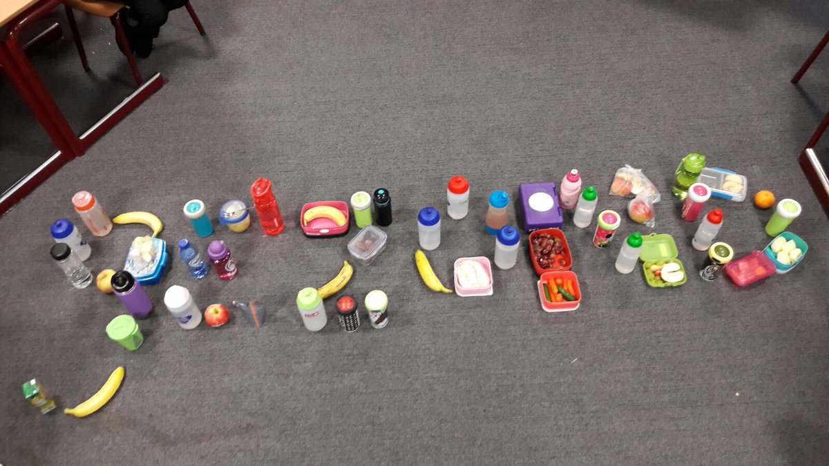 De opwarming voor de foto opdracht #battlefitsteschool #gezondinOss #gezondmetfruit <a href="/SEC_Oss/">SEC</a> @skbo_oss <a href="/JOGGoss/">JOGG oss</a>