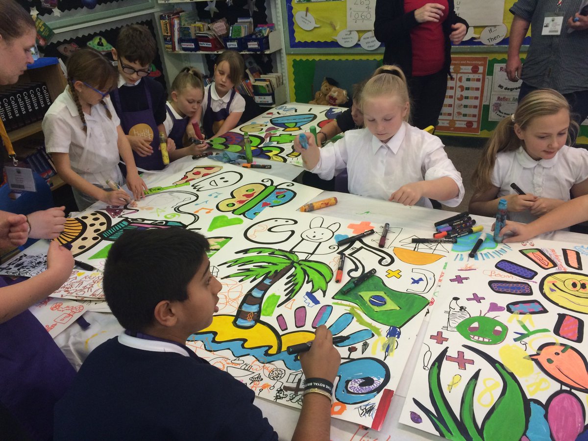 Hello colour! 25 children at Woodbridge school in Alfreton are loving the 'Ofton Festival' This morning folks #streetart #bigdoodles