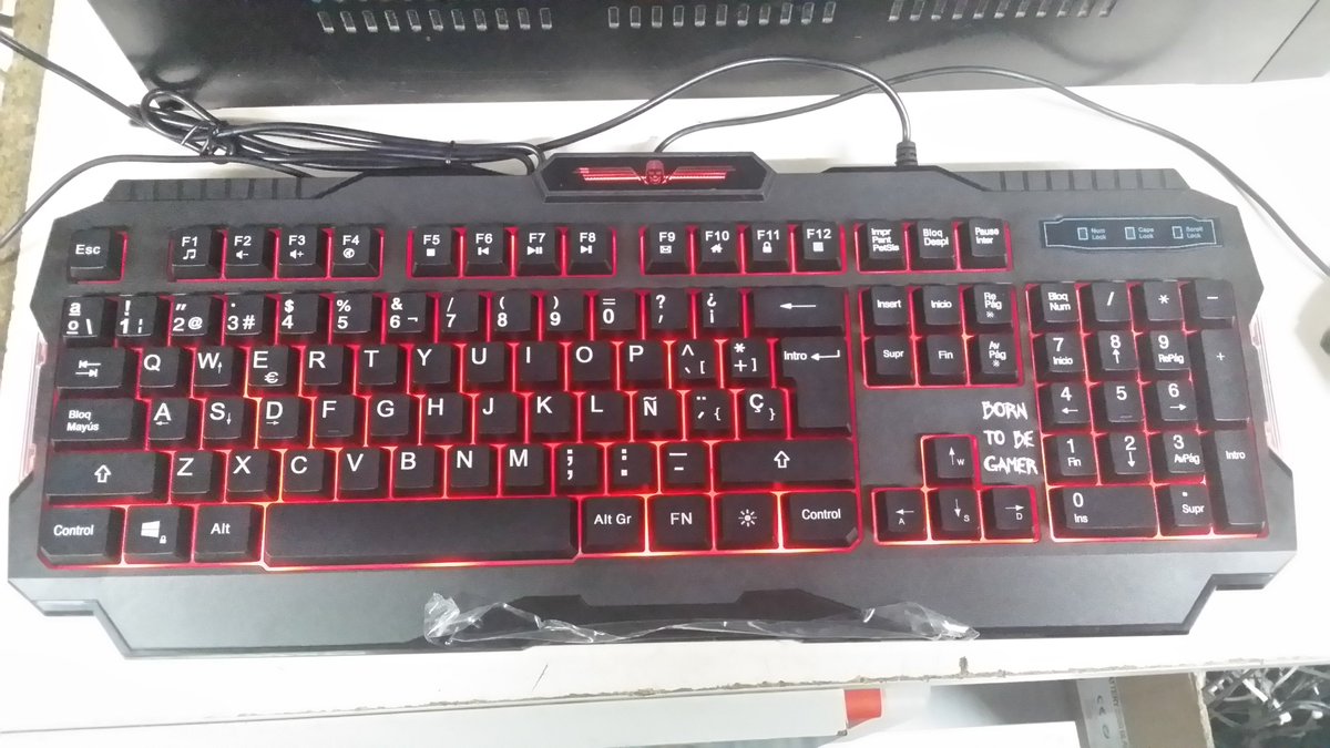 NetlabsTech's tweet photo. Teclados #gaming retroiluminados #Skullkiller con tres colores seleccionables. Ya en #NetlabsTechnology. https://t.co/zI5Oe7XfYD