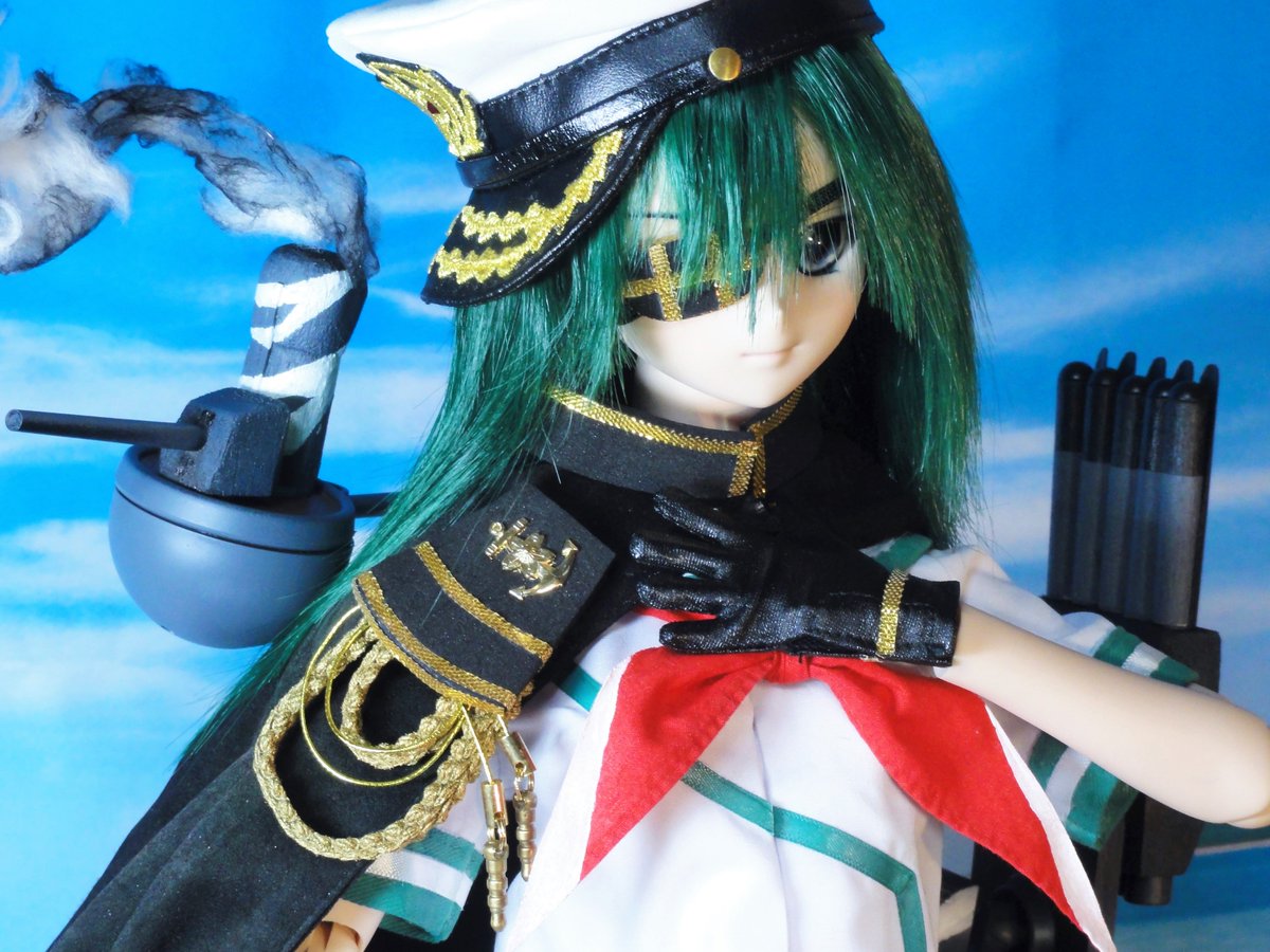 シンゴ V Twitter 艦これの木曾改二 唯一 艤装をフル装備で作った艦これドール 完成直後に撮ったものだからまた撮り直したい 原作の隣にうちの子を貼る