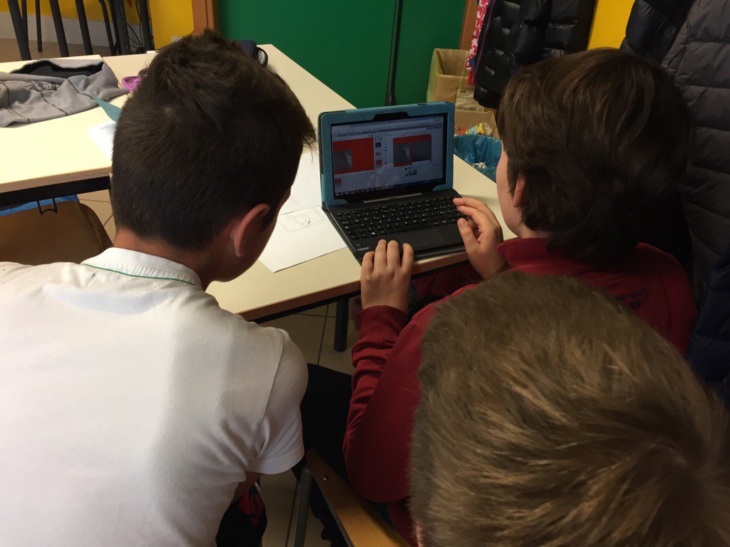 utullia's tweet image. Check point 1 #HandsOnHack Robotics friends team from IC Lorenzi Verona Italy working on  #FutureLearning