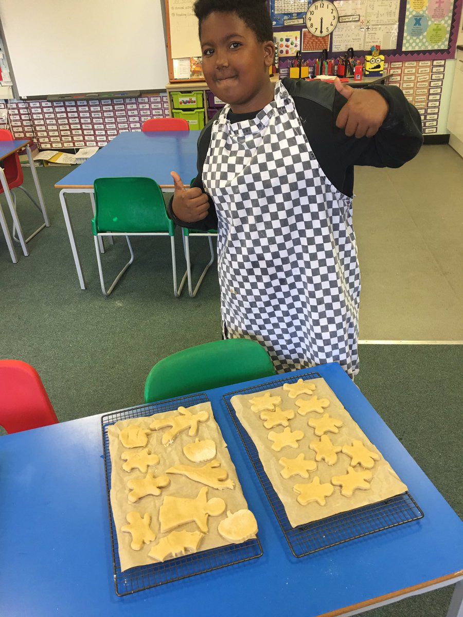 CSS_Primary's tweet photo. Halloween cookies 👻 https://t.co/P1Gv9UekQz