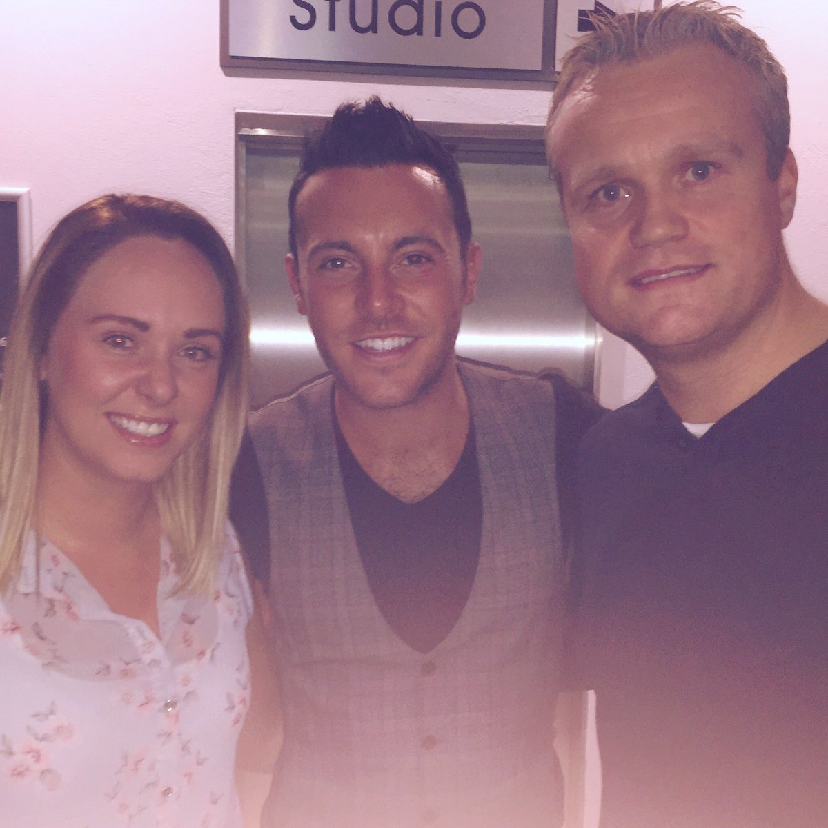 lorrettamcgowan's tweet photo. Fantastic night in the @burnavontheatre at the @iamNATHANCARTER  #stayin'upallnight tour. #magicalvoice #goosebumps #greatlad https://t.co/s3fbPEahBQ
