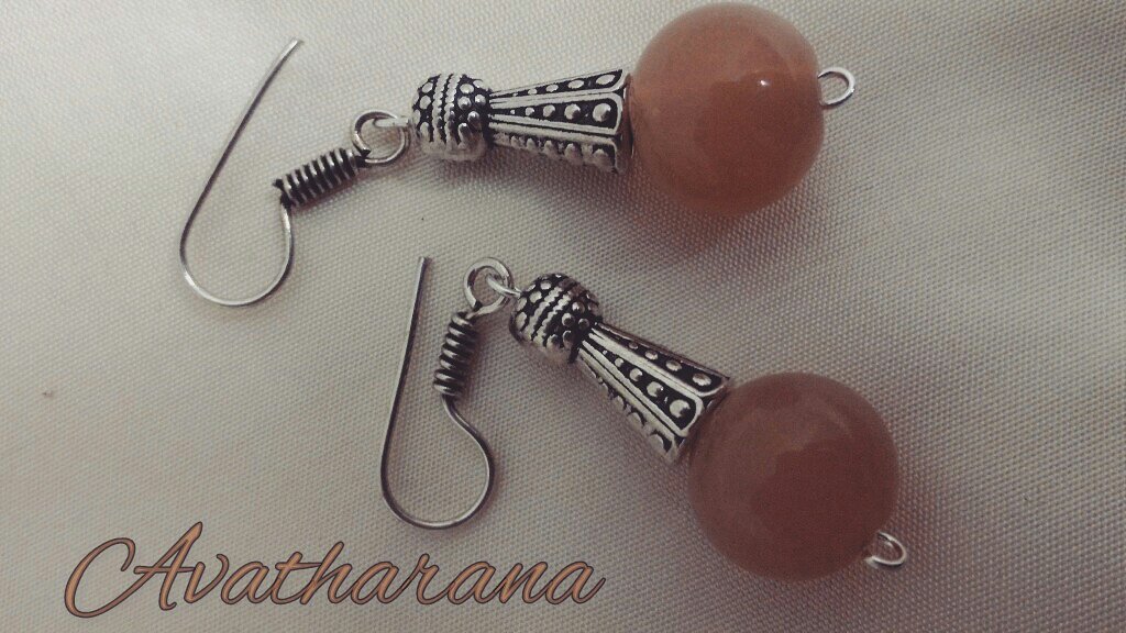 avatharana's tweet photo. So many beads... #bead #creative #goingcrazy #handmadejewelry #earthyjewelry #passionate #art #avatharana https://t.co/xUEVGNKZqQ