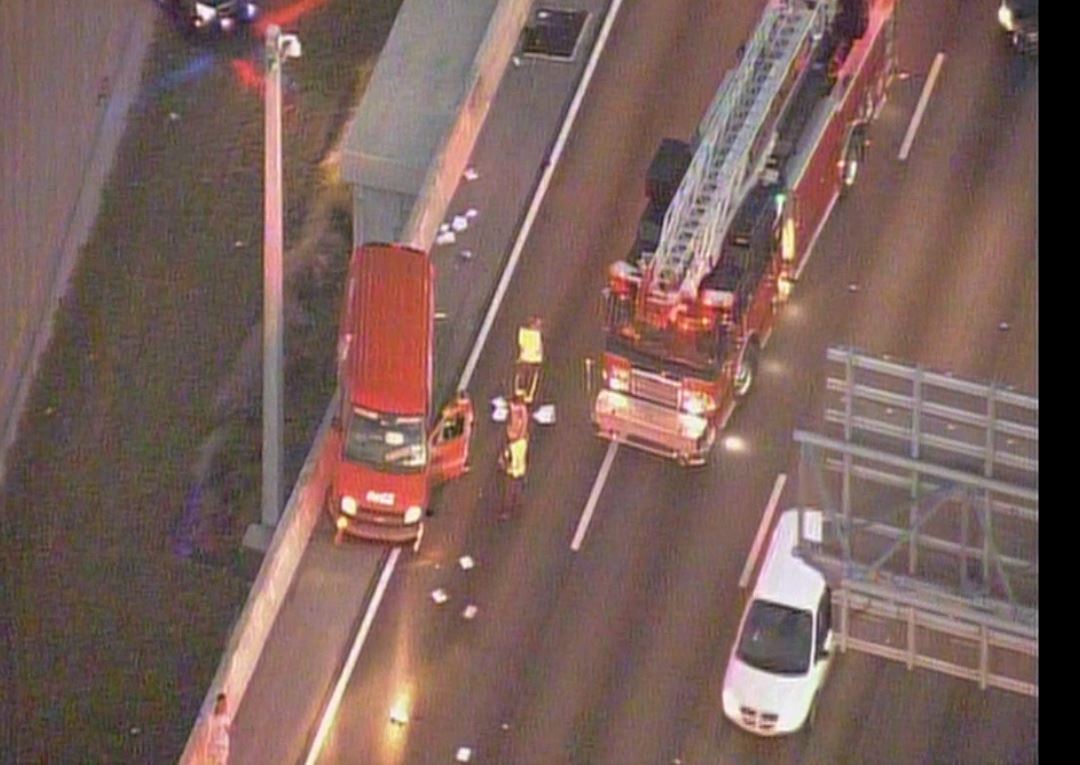 Crash on I-95 SB at Stirling Rd. 2 Right Lanes Blocked #traffic https://t.co/xJ2IYrGrNm