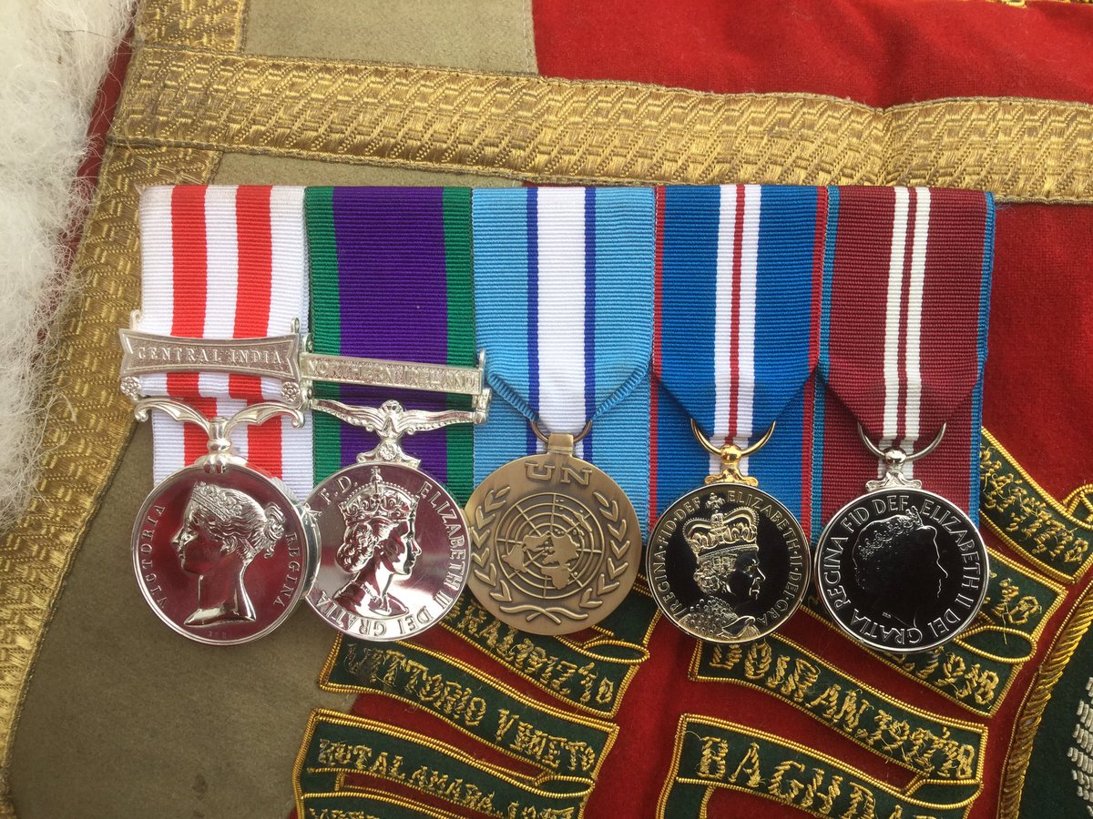 AlastairBruce_'s tweet photo. 'Private Derby the 31st' of @MercianRegiment at #FirepowerDemonstration Larkhill 2day with Indian Mutiny medal!! @BritishArmy @3rdUKDivision https://t.co/mGEf4qkGYG