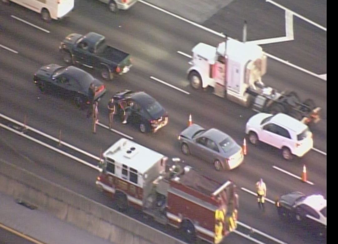 Crash on I-95 NB at Griffin Rd 2 Left Lanes Blocked #traffic https://t.co/MarxPgpmVz