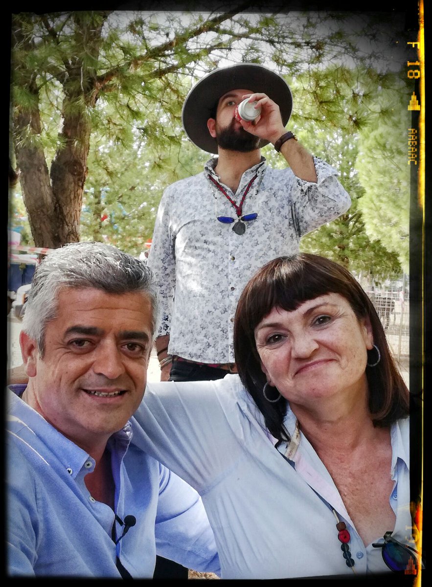 Ssol_Varela's tweet photo. ¡Grandes romeros para un camino!@ModestoBarragan @_ManuSanchez_ #RomeriadeValme #ADfiesta23 Esta noche lo vereis https://t.co/1uzhjnlxrv