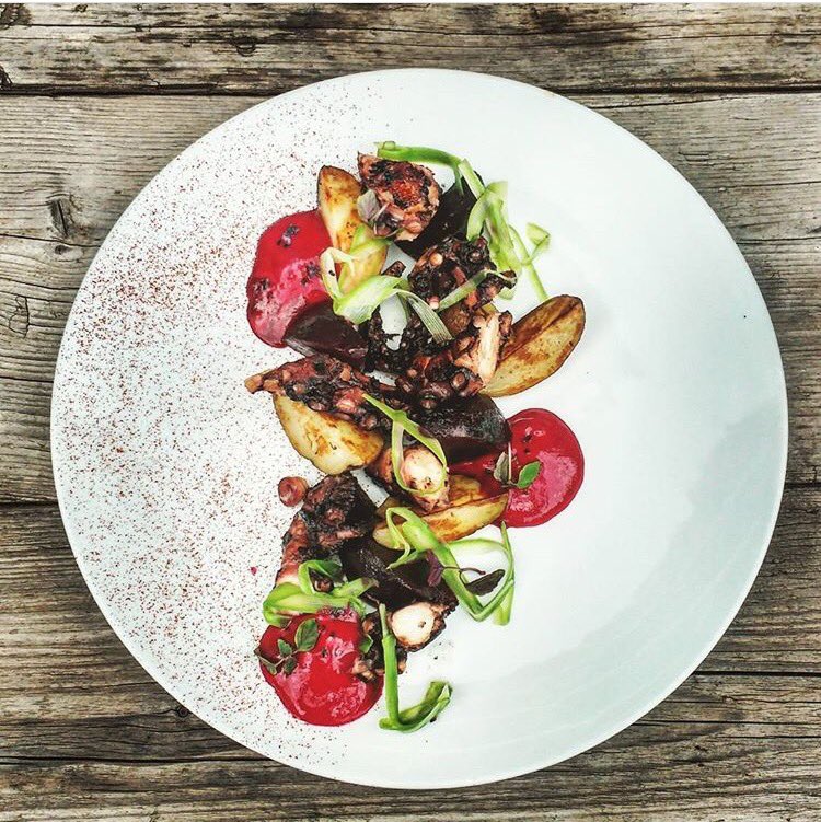 cottonhousebcn's tweet photo. From Monday to Friday at lunch time, come and try our Menu in our restaurant #Batuar! 🍶🍅🐙 https://t.co/JaUbt8DZjC