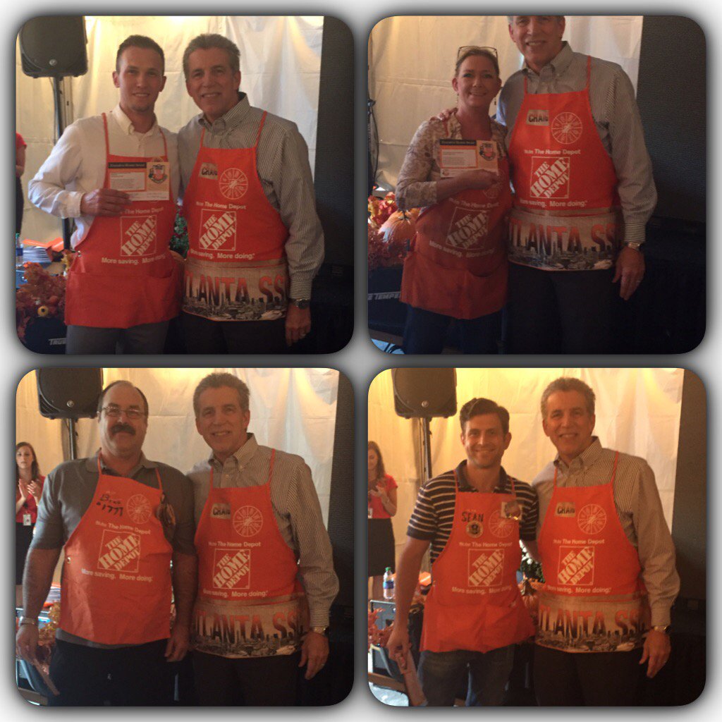 Recognizing store leadership at store 1777 w Exec awards for going above &amp; beyond! bit.ly/LiPix-App