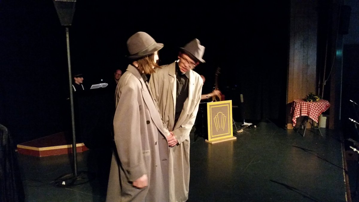 Allt á fullu skriði