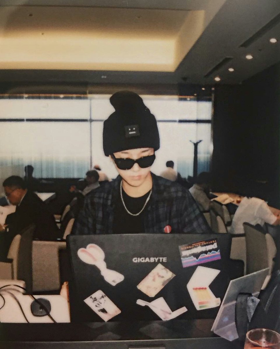 ShiNn_Min's tweet photo. "@Deyolacious #SuperJunior #Yesung #fashionista #soldoutfrvr $101 #johnny12 #gigabyte https://t.co/mQhVdYIiBy"