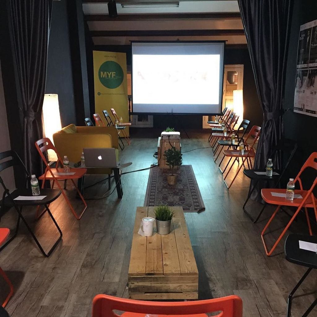 MYFsingapore's tweet photo. All set up for #SLAPfest2016 #2 Arts Talk Series with Fyerool Darma.
.
20 October 2016
Thursday 8pm-10pm
MYspace @ … https://t.co/26QYynecJ7