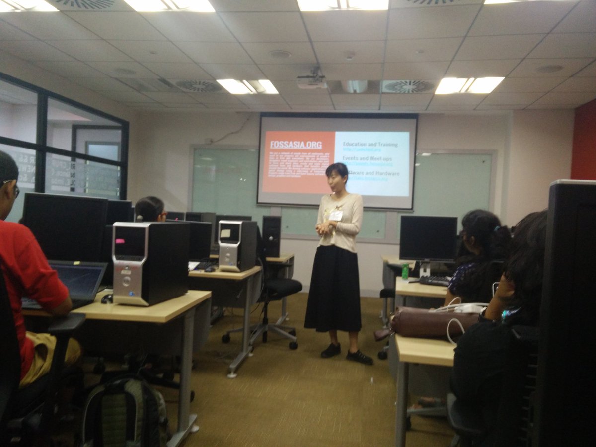 October pyladies meet up <a href="/hpdang/">Hong Phuc Dang</a> is talking :) #PyLadies #python #pyladies pune