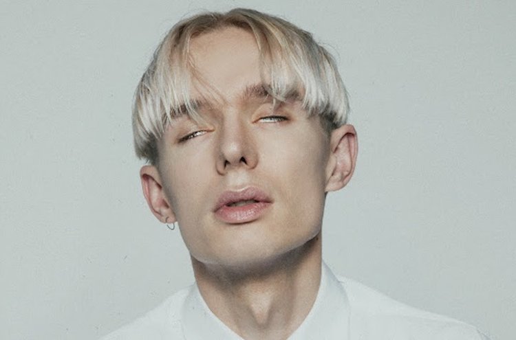 PEAmerica's tweet photo. We love @DouglasDare’s ace 'New York' sounds of our hometown. Check out our latest #PerryMusic feature > https://t.co/l98AdUW1zo https://t.co/KfCtK455FJ