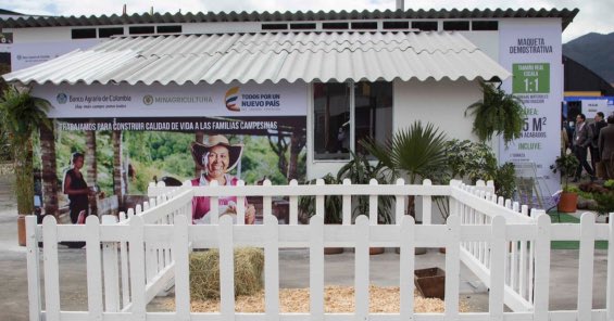 VisRural's tweet photo. El subsidio de #VisRural es un aporte otorgado por el @MinAgricultura en dinero o especie, una sola vez por beneficiario #ColombiaSiembra https://t.co/Uta74Qq3XR