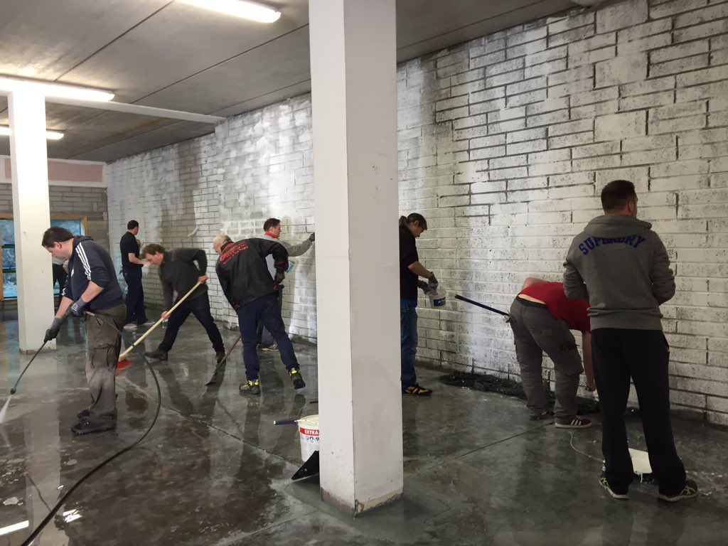 LouiseBuckleyI's tweet image. Teams from the Ireland COE hard at work for @SVP_Ireland today #eos2gether #emcgivesback