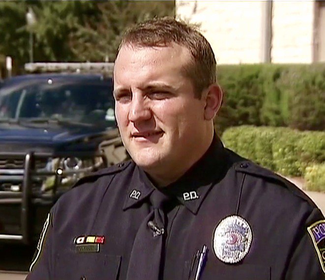 thankcops's tweet photo. Today we recognize Officer Chase Miller of the @GranburyPD in Granbury TX for saving the life of a three year old boy. Thank you officer! https://t.co/oxRqvQqJOn
