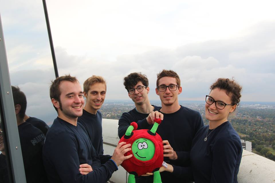 AstronautiCAST's tweet photo. Guardate un po' chi c'è a tenere compagnia ai nostri amici di @ExperimentStar sulla torre di Brema, @Paxi_ESAKids! In bocca al lupo ragazzi! https://t.co/1lwQt28pvu