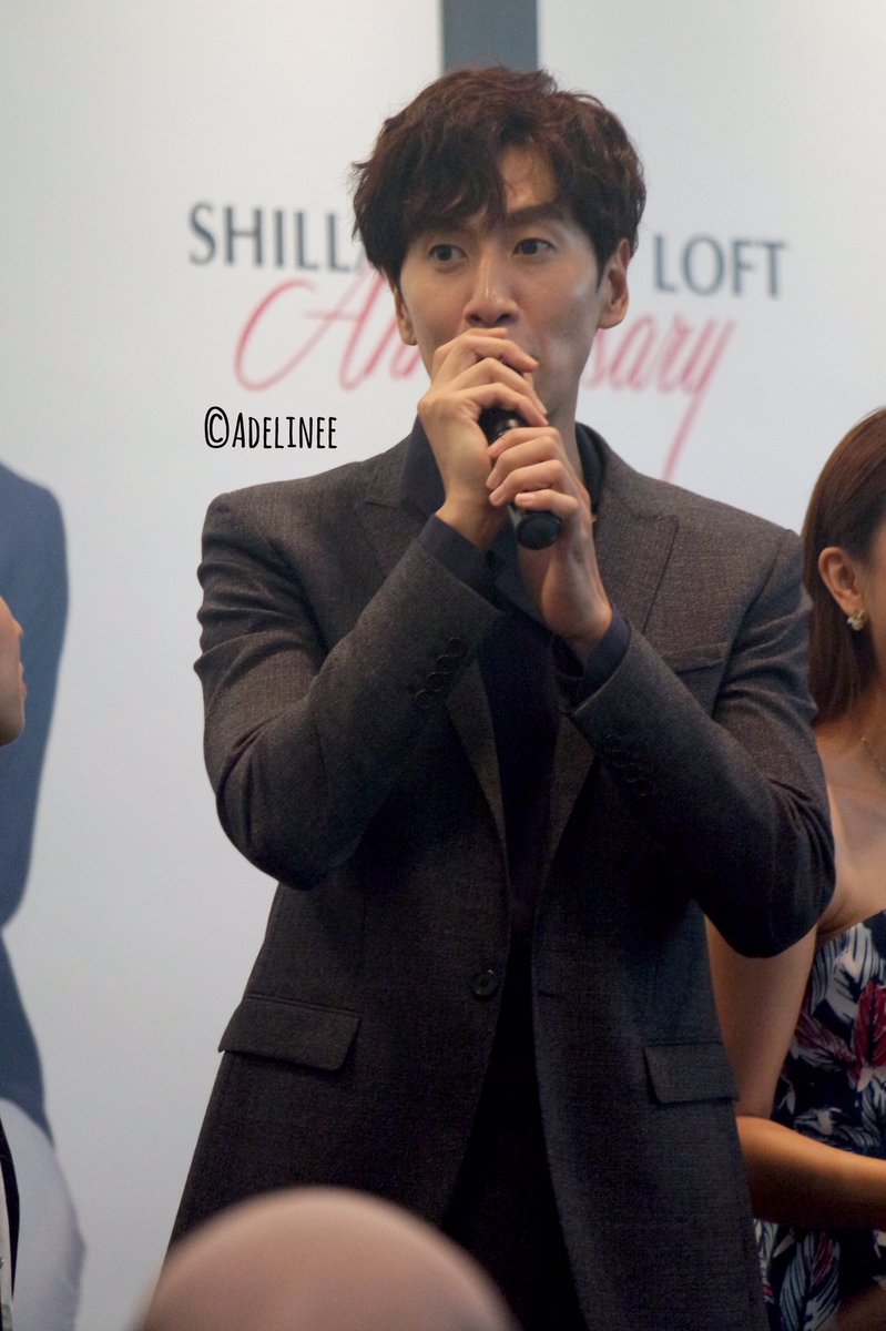 LKSWORLDWIDE's tweet photo. 161020 Shilla Duty Free's Fansigning Event in Singapore - So cute😍💕 #이광수 #LeeKwangSoo (CR @Adelinee__yap) https://t.co/naZoOzpPzD