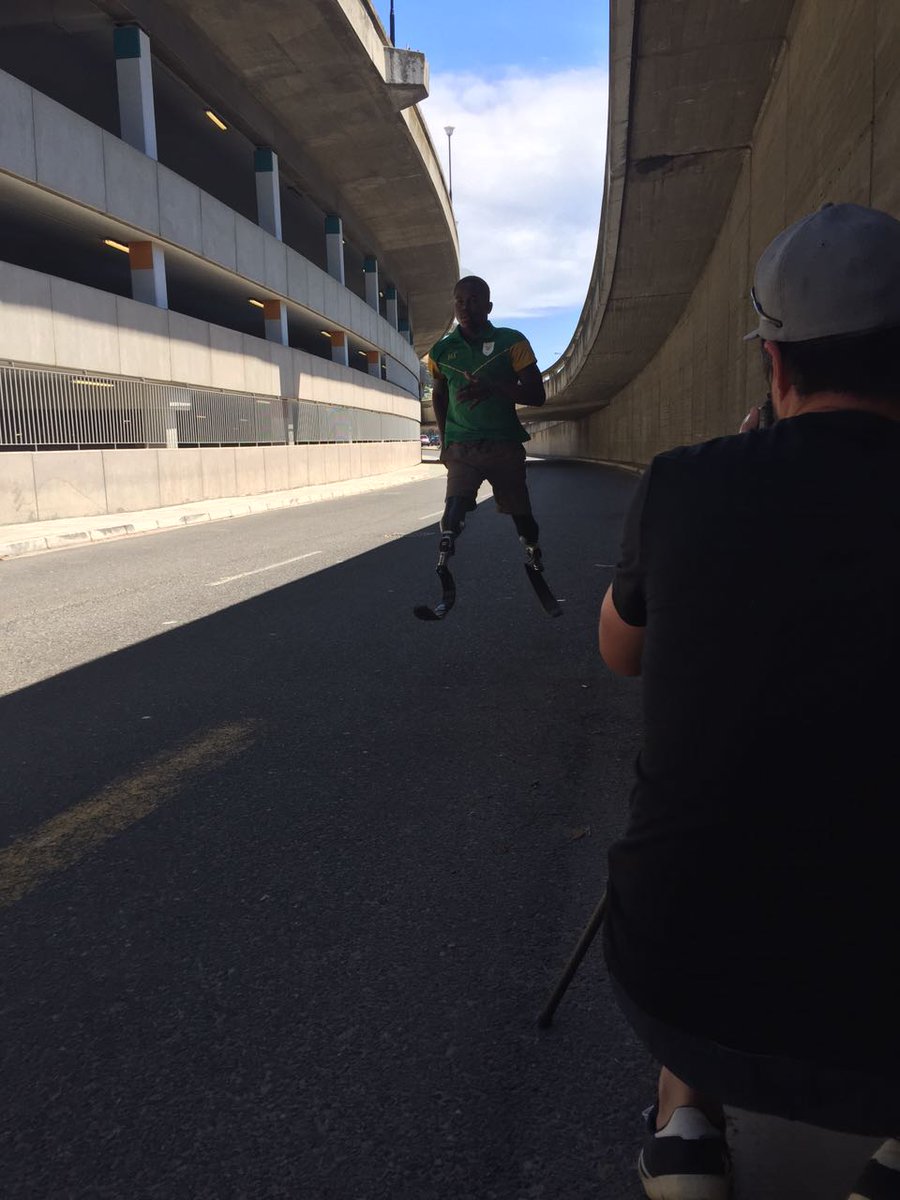 Wow! Meeting #NtandoMahlangu, the 14-year-old won silver in the 200m @ 2016 <a href="/Paralympics/">Paralympic Games</a> @CasseyCrafford <a href="/runnersworldza/">Runner's World SA</a> @JumpingKidsSA
