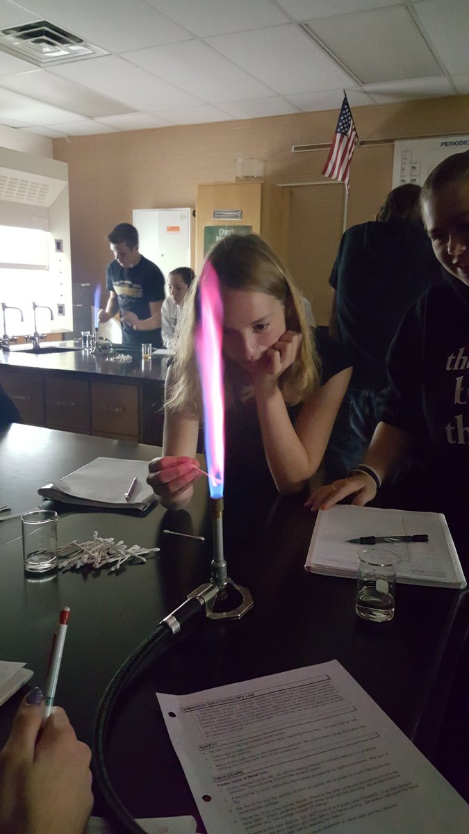 MShullScience's tweet photo. Laser focused on flame tests. #atomicspectra #1JAG https://t.co/O02nyiMiIc