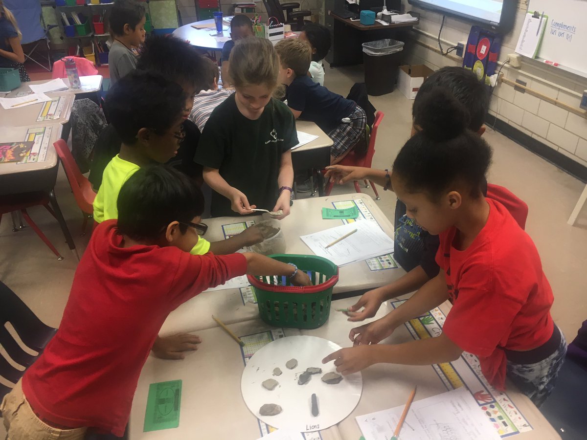 MsTaggartsClass's tweet photo. We are #materialsengineers. We mixed mortar and are building a wall to protect a garden. @EiE_org #STEM #STEAM #pbl @STEMGeorgia https://t.co/k3Ue2Vk9Q3