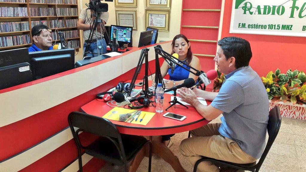 Como Administración nos estamos preparando para la llegada del invierno con trabajos de reconformación de vías y limpieza de canales.