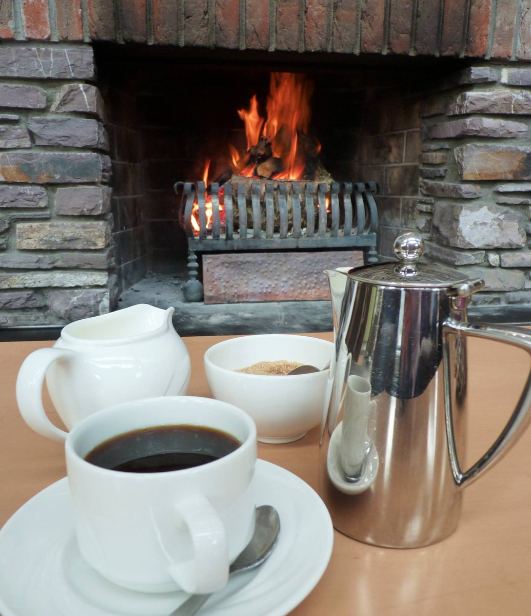 SneemHotel's tweet photo. If you taking the Ring of Kerry route today?? Stop by for a cuppa &amp; say hello. #RingOfKerry #Sneem https://t.co/Wd4MslGbte