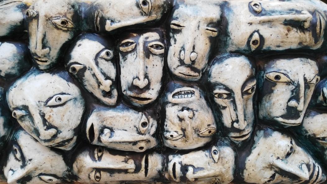 DesignsPassion's tweet photo. Ceramic faces at the #masterscourtyard in Tallinn #keraamika #ceramicfaces #contemporaryart #estonianartists https://t.co/OngzKUQlS0
