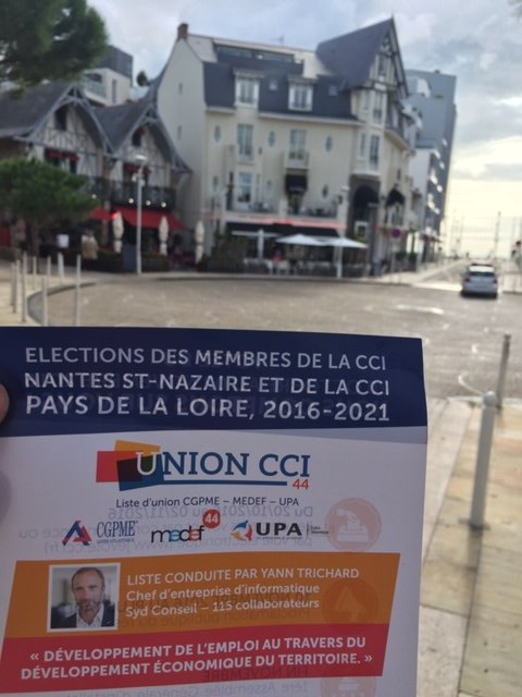 unioncci44's tweet photo. Sur le terrain à La Baule : de belles rencontres avec les commerçants #cci Nantes #unioncci44 #commerce #labaule https://t.co/t5LxjfKlkn