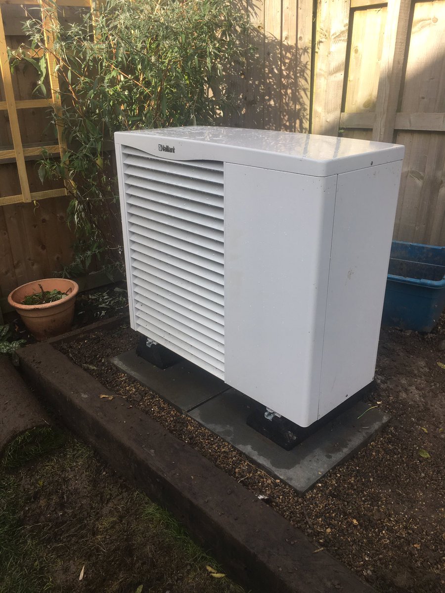 The team have been busy installing an 11kw aroTHERM, just in time for the cold weather.<a href="/GoGeothermalLtd/">GoGeothermalLtd</a> <a href="/vaillantuk/">Vaillant UK</a>