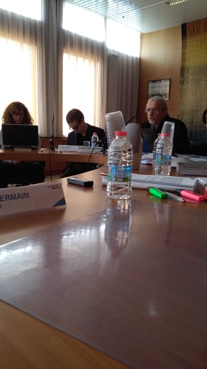 Vos élus <a href="/interassosbdx/">Inter'Assos-Aliénor</a> sont actuellement en CFVU de l'<a href="/univbordeaux/">Université de Bordeaux</a>. Posez vos questions ici afin qu'elles soient remontées en séance !