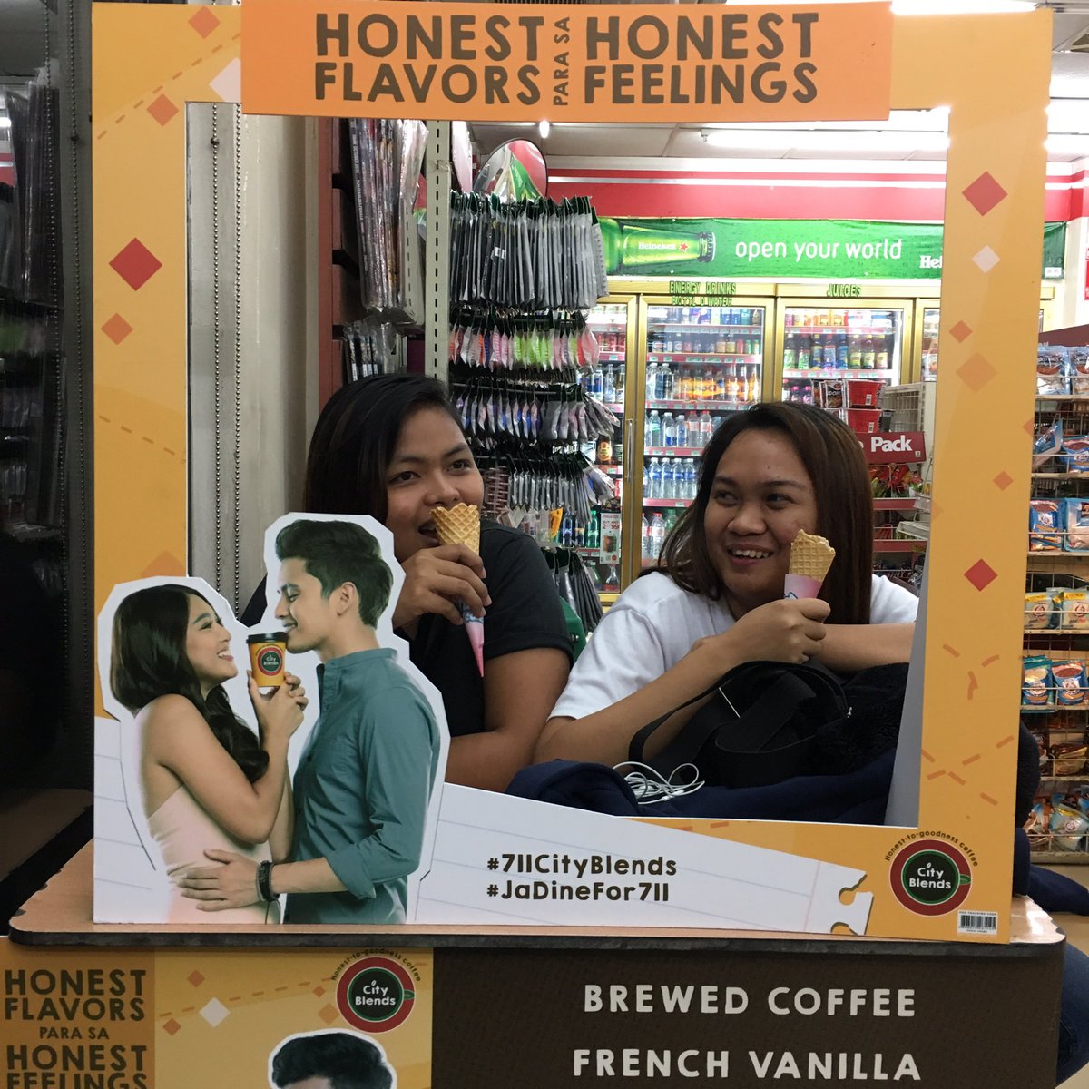 Yheleeee's tweet image. Got my atchara! 😂 @jiaaanedv @menorcaces #smoothtransaction di kpa sumama @MarenYMendoza 😆