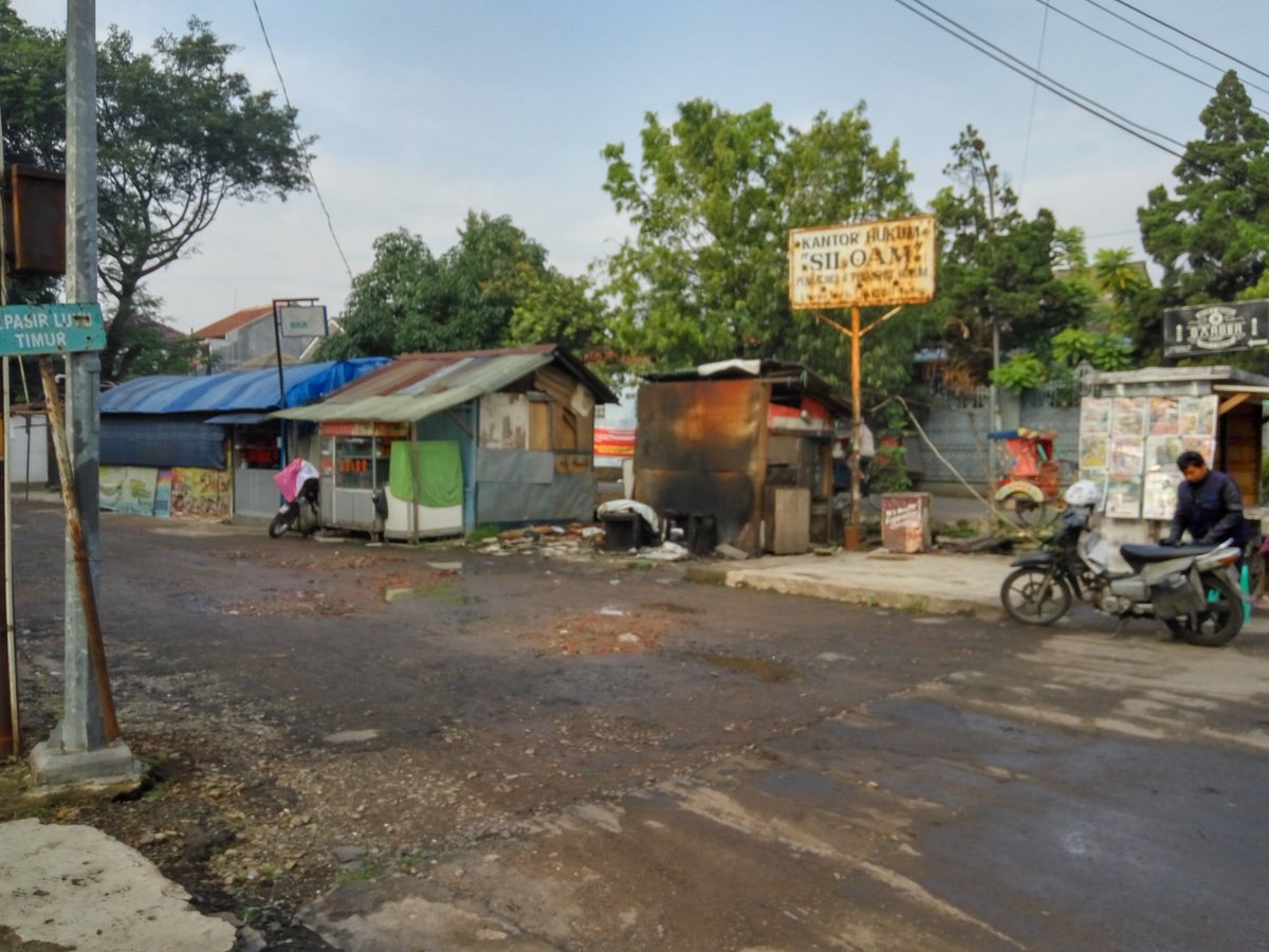 kang <a href="/ridwankamil/">Ridwan Kamil</a> kapan  Jl.Pasirluyu Barat &amp; Timur BKR yg sdh dua jalur itu tembus ke By Pass ? untuk menambah akses Bdg Sel ke kota..Nuhun