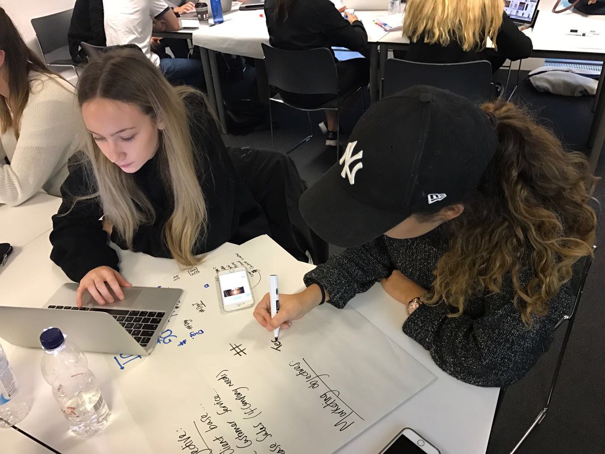 digiTAGG1's tweet photo. Brainstorming idea's for potential clients 💭  #DSMMCM1617 https://t.co/q2IpY87gFB