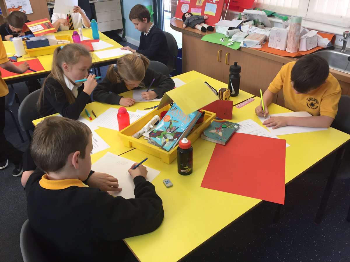 MPS_Primary3's tweet photo. La Tomatina Spanish festival posters #throwingtomatoes https://t.co/yVEPNTgFWC