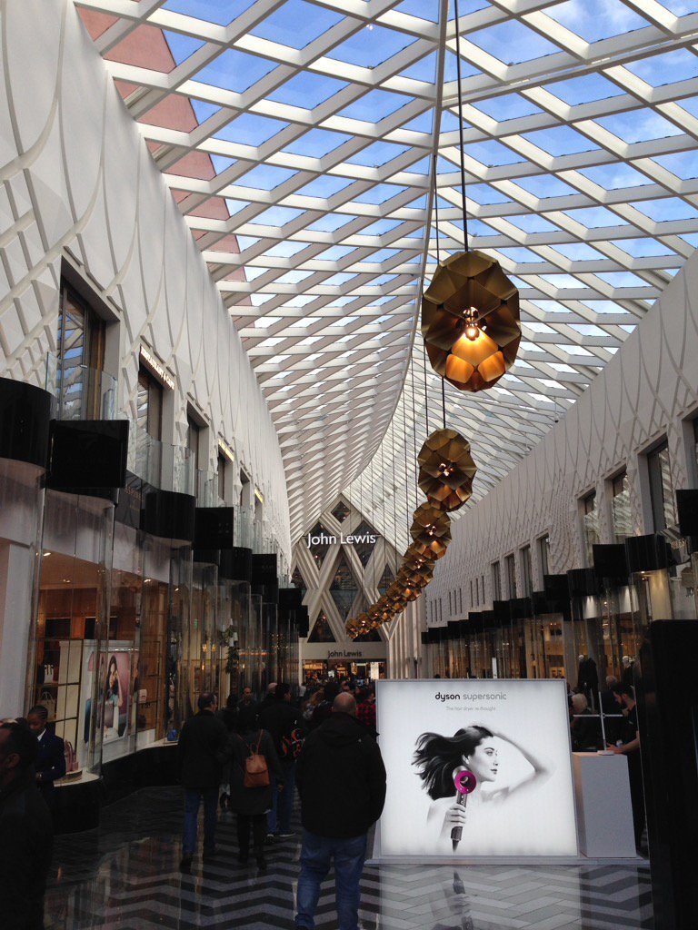 MattJack_JLL's tweet photo. @VGLeeds opened today, a nice slice of luxury in Leeds City Centre #christmassorted https://t.co/cDAueYNMMk