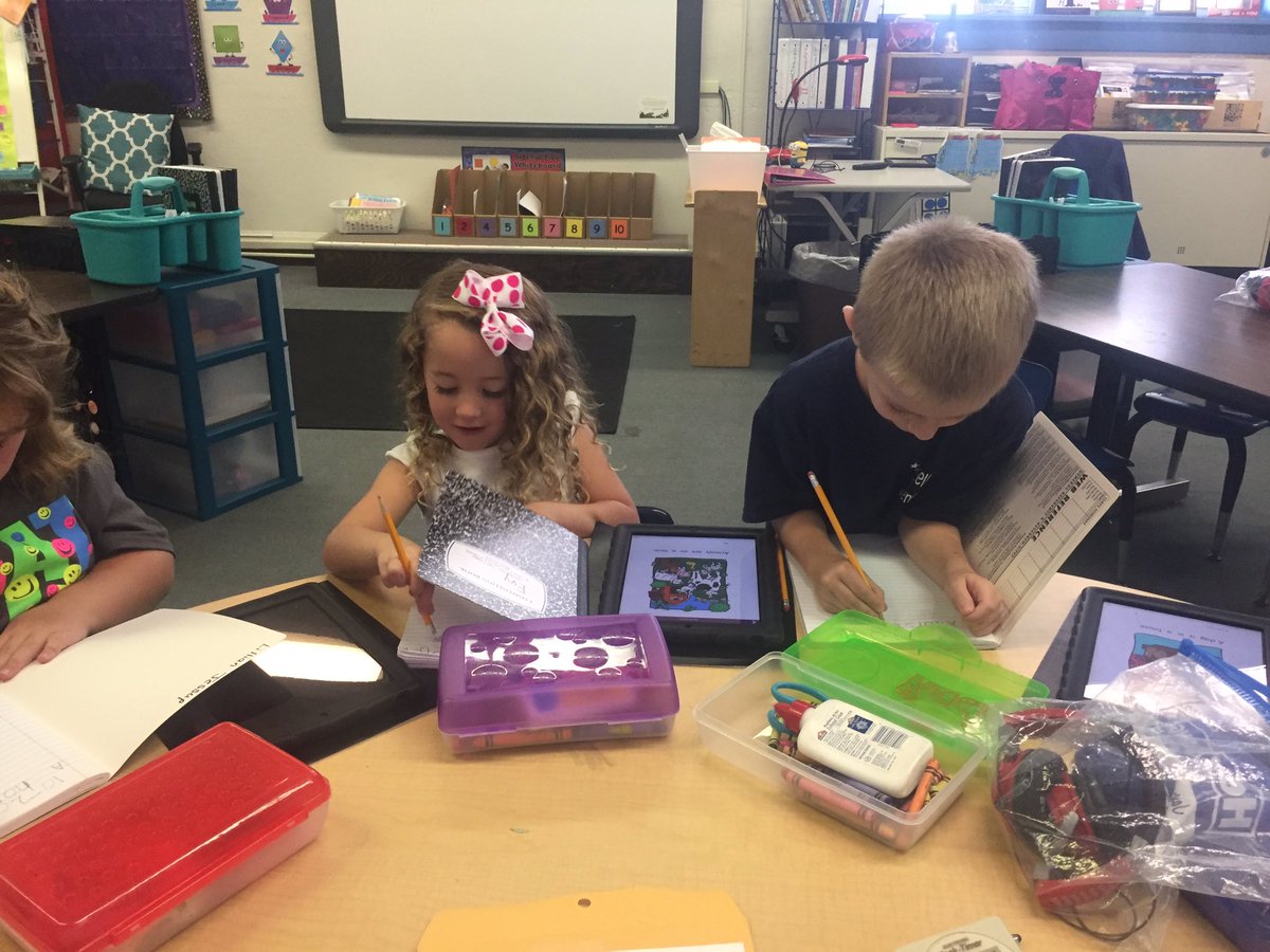 Kindergarteners doing response journals in guided reading. #smartcookies #yestheyareonly5 😃<a href="/RES_RSSS/">Rockwell Elem NC</a> <a href="/JenniferWarden5/">Jennifer Warden</a>