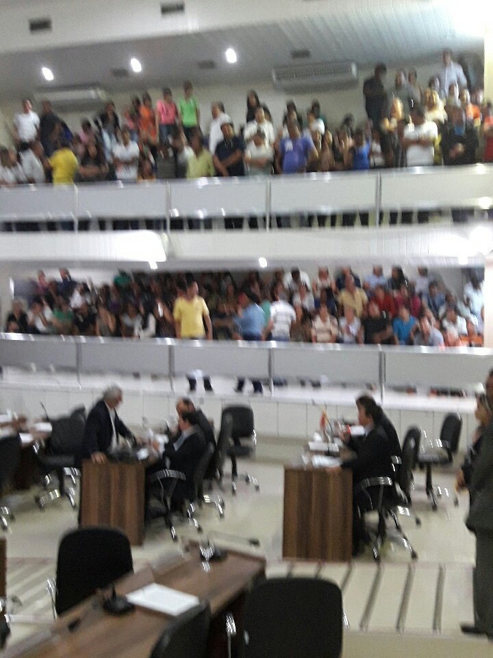 R0drigoPortugal's tweet photo. Hj os funcionários  da @PMMacapa atenderam convocação  do @curtaClecioLuis e estão assinando Ponto na @CamaraMacapa . https://t.co/cVxnX0TX7y