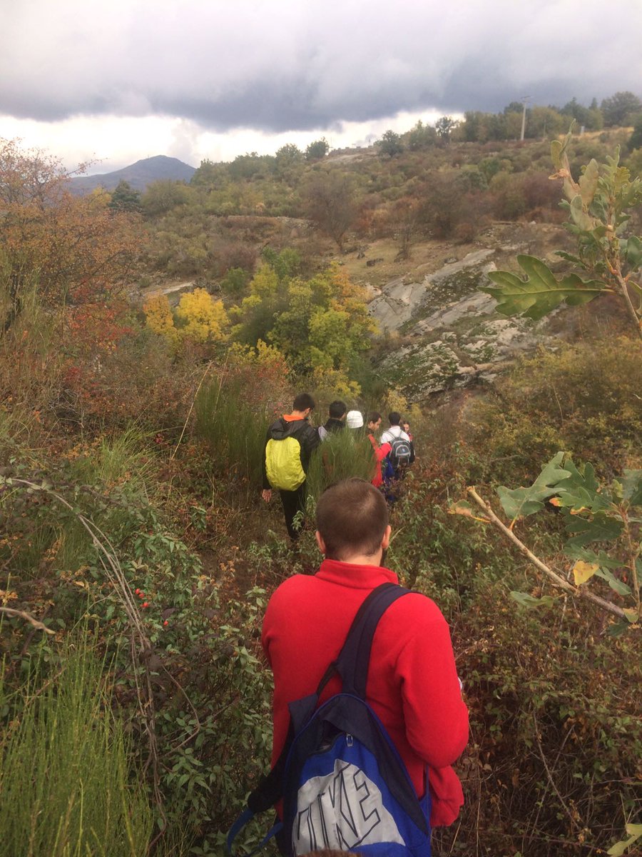 FaculEDUAM's tweet photo. Ruta de senderismo por Pesquerías Reales (Valsaín) #AFDMN 4 #CCAFyD . "La experiencia es la madre de la ciencia" 😉 https://t.co/3beHlgVArW