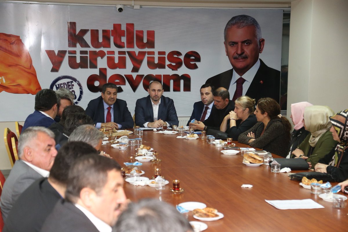 akpartiesenlerr's tweet photo. Belediye Bşk @tevfikgoksu ,İlçe Bşk @GokhanTaran ve Meclis üyelerimizin katılımıyla Yerel Yönetimler koordinasyon toplantısı icra ettik https://t.co/ydK9dzDOui