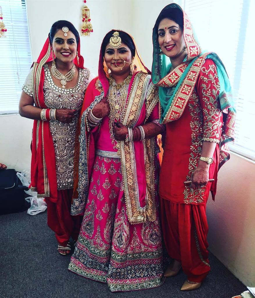 sukhjit's tweet photo. The bride is so cute! She's from my hometown. #nosaturationneeded #punjabiwedding #indianw… https://t.co/WODSOp7qkm https://t.co/RDCPmdZX0Y