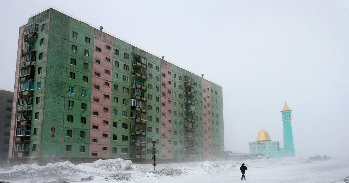 Climate change is accelerating permafrost thawing. And it's destroying arctic cities: bit.ly/2emH5xg