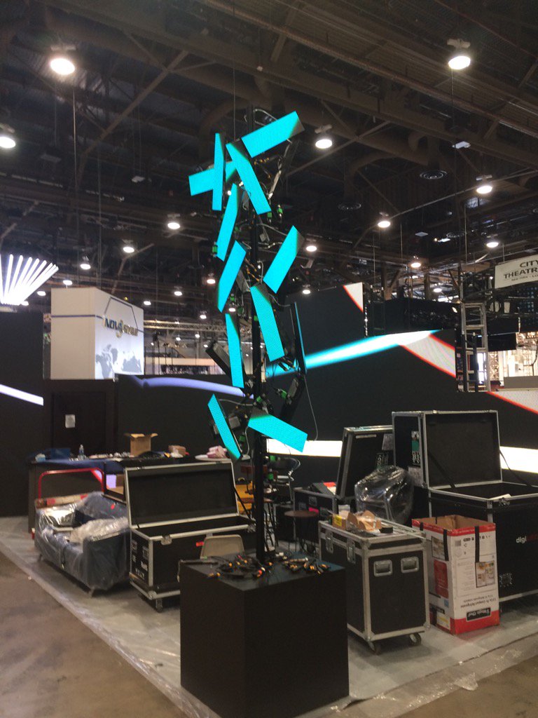 guy_hooligan's tweet photo. #LED @LED_Tom latest madcap scheme @ldishow Las Vegas nice work Tom @digiLED_ https://t.co/swA8acssdD