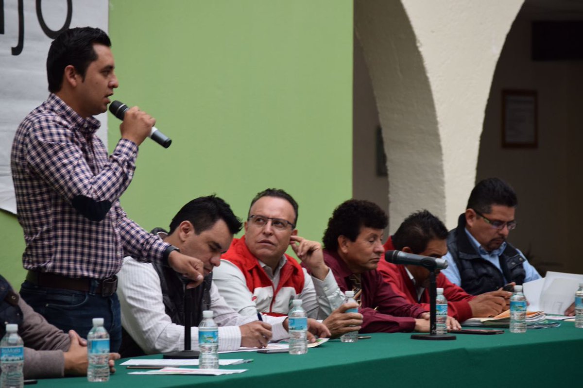 dlfuziel's tweet photo. Asamblea: Acordamos fecha para los foros de prevención en la lucha contra el cancer mama @JTEdomex #CompromisoJoven https://t.co/fmgTzjn0Uo