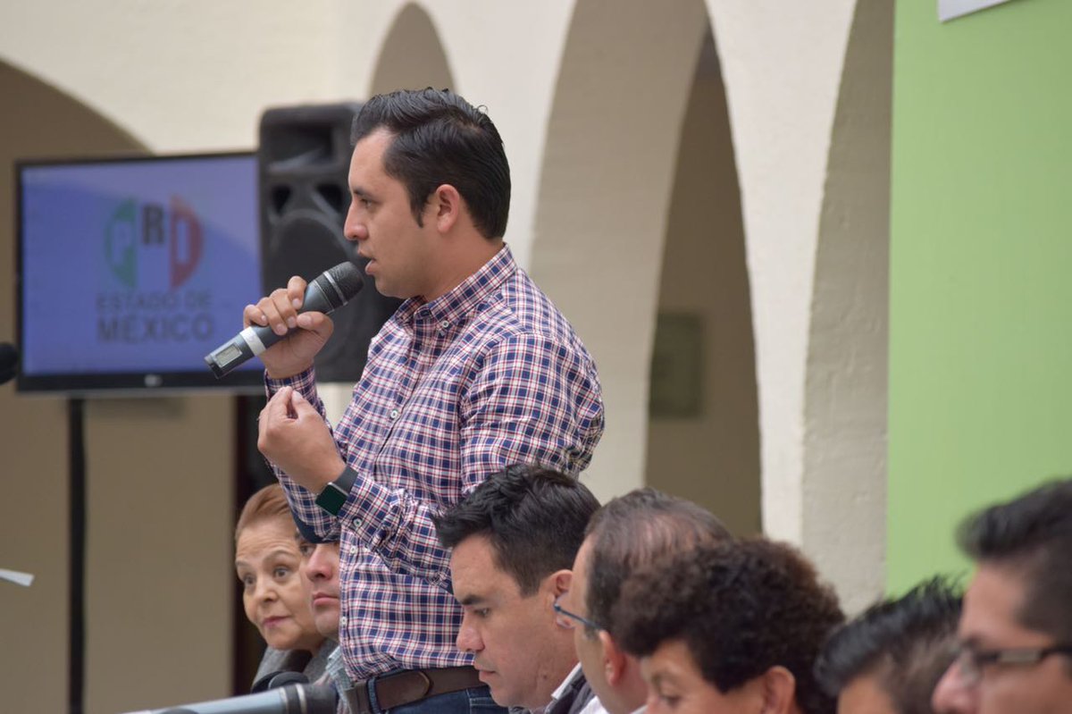 dlfuziel's tweet photo. Asamblea: Acordamos fecha para los foros de prevención en la lucha contra el cancer mama @JTEdomex #CompromisoJoven https://t.co/fmgTzjn0Uo