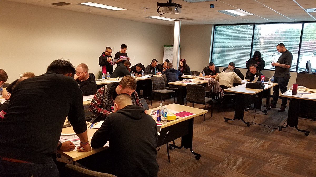 filipinojerome's tweet image. #M1SEA coaching the Uncarrier factor in full effect #interactionmodel #UCprinciples @TravisLaplante1 @RNewc1 @elizama2578 @Branded_Mobile1