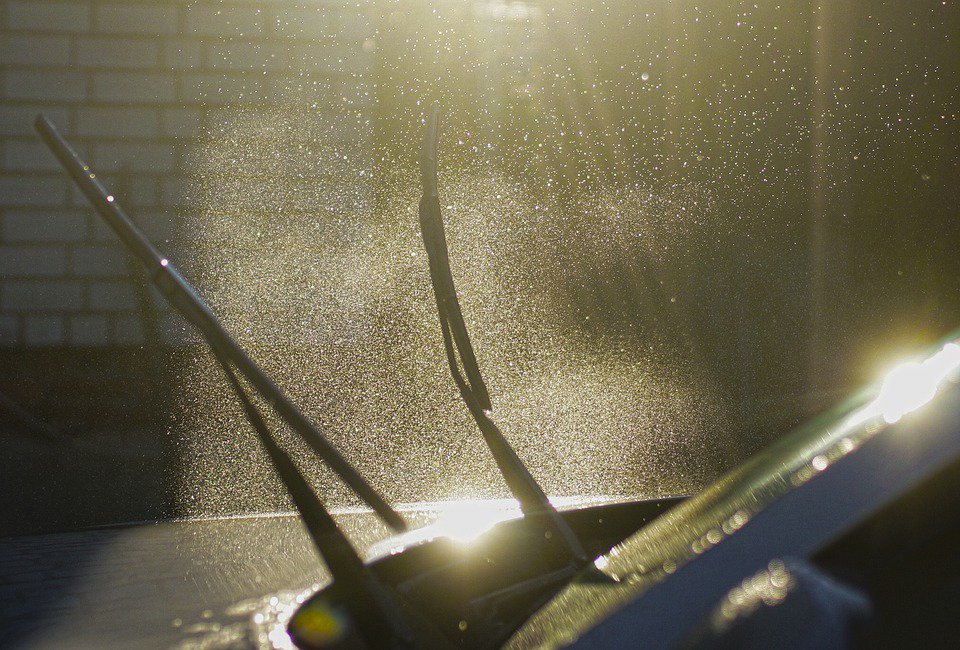 wowwindshields's tweet photo. Don't forget to change your windshield fluid to the winter stuff! https://t.co/E0B6o5NbxD https://t.co/x4HdBXKhBC