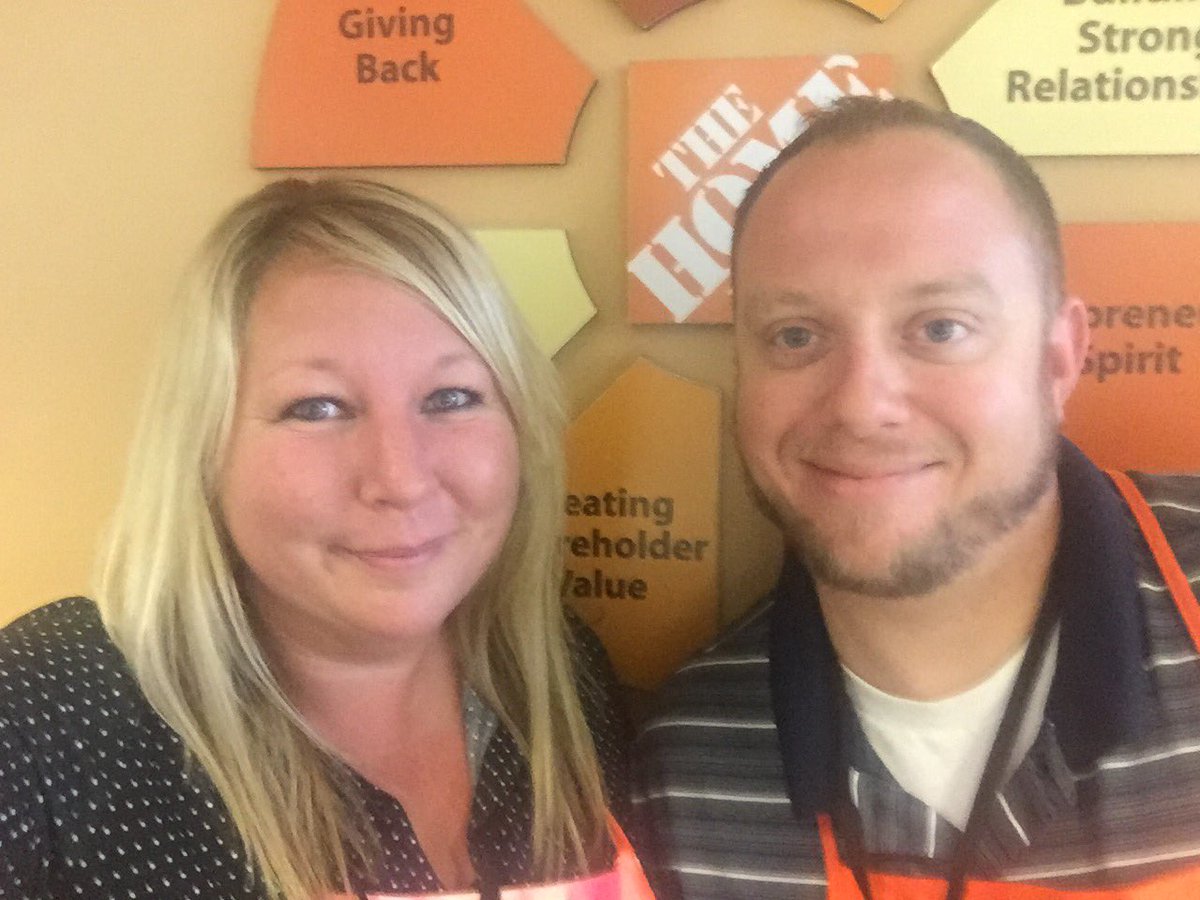dswaffy1's tweet photo. Wonderful company, wonderful leaders, wonderful programs!!!Thanks to the OV team who helped us get here!! @DaveMusen @TheYard6857 https://t.co/PoWbYYv3fn